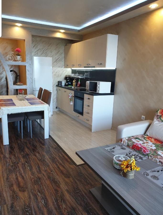 Sunshine Apartment Pomorie Extérieur photo