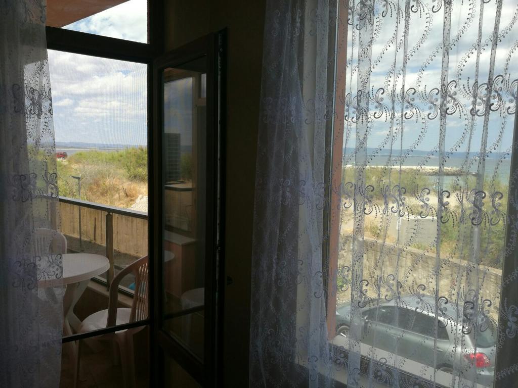 Sunshine Apartment Pomorie Extérieur photo