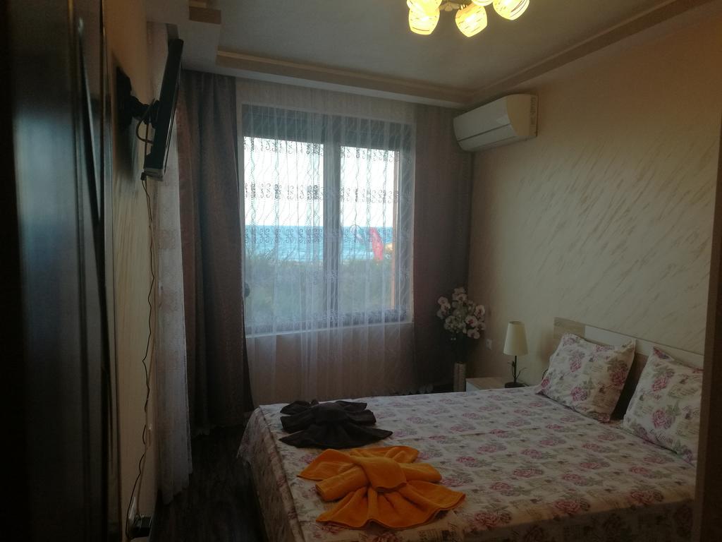 Sunshine Apartment Pomorie Extérieur photo